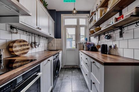 undefined, Belsize Avenue, London, N13