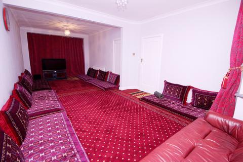 3 The Glen, Southall, UB2 5RS