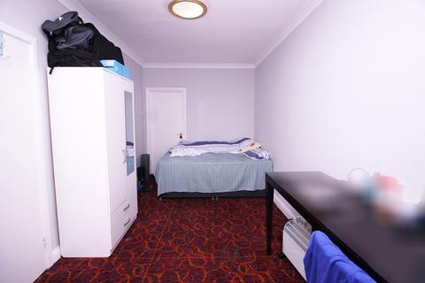 3 The Glen, Southall, UB2 5RS
