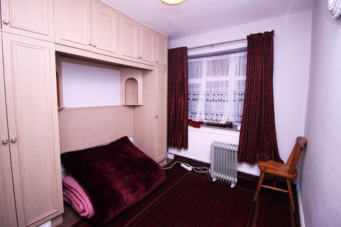 3 The Glen, Southall, UB2 5RS