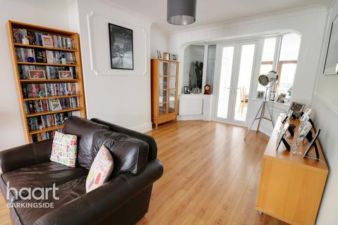 140 Herent Drive, Ilford, IG5 0HH