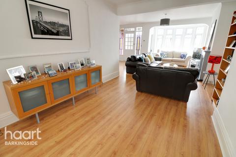 140 Herent Drive, Ilford, IG5 0HH