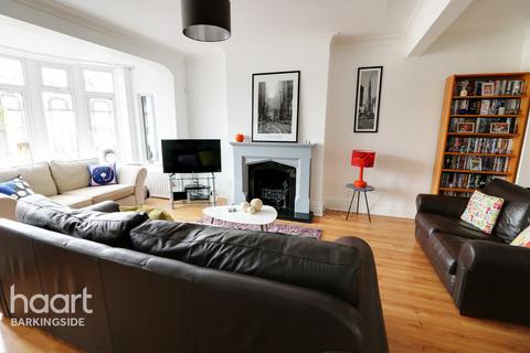 140 Herent Drive, Ilford, IG5 0HH