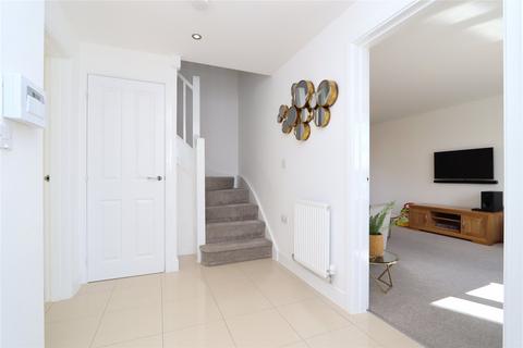 4 bedroom detached house to rent, Chevry Close, Glebe Farm, Milton Keynes, Buckinghamshire, MK17