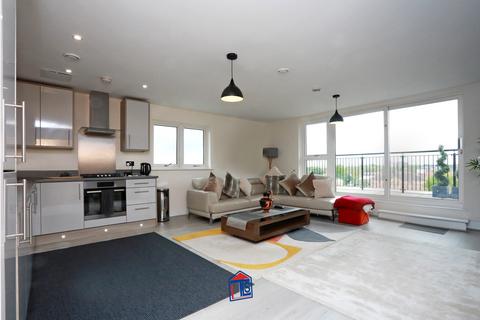 2 bedroom penthouse to rent, Windsor Road , Slough  SL1