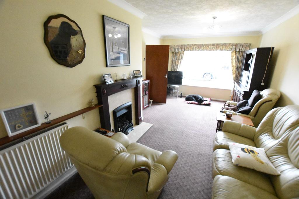 Douglas Drive, Freckleton, PR4 4 bed semidetached house £189,950