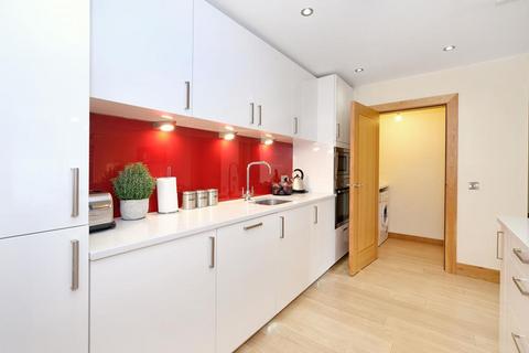 2 bedroom flat to rent, Beaconsfield Mews, (Off Beaconsfield Place), Aberdeen