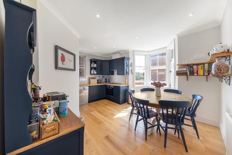 2 bedroom flat for sale - Fulham Palace Road, London, W6
