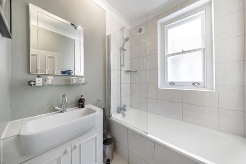 2 bedroom flat for sale - Fulham Palace Road, London, W6