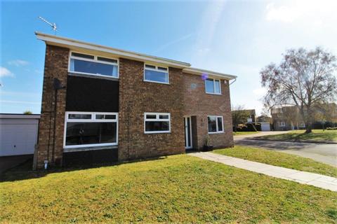 26 Chatsworth Drive, Rushmere St Andrew, Ipswich, IP4 5XD
