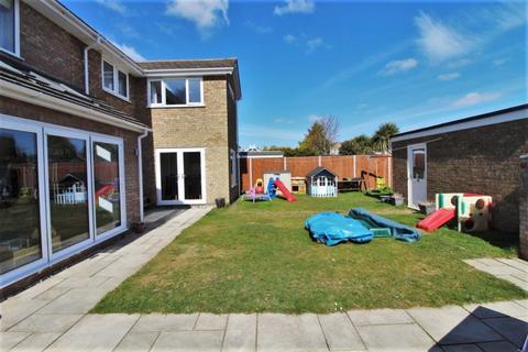 26 Chatsworth Drive, Rushmere St Andrew, Ipswich, IP4 5XD