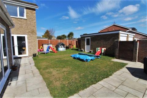 26 Chatsworth Drive, Rushmere St Andrew, Ipswich, IP4 5XD