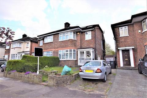 66 Herent Drive, Ilford, IG5 0HG