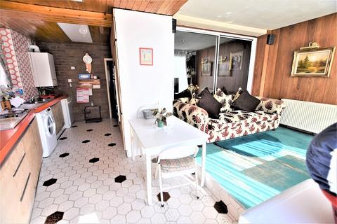66 Herent Drive, Ilford, IG5 0HG