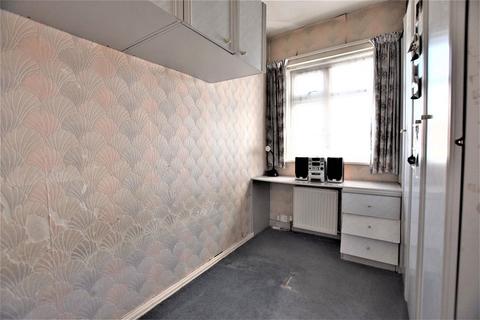 66 Herent Drive, Ilford, IG5 0HG