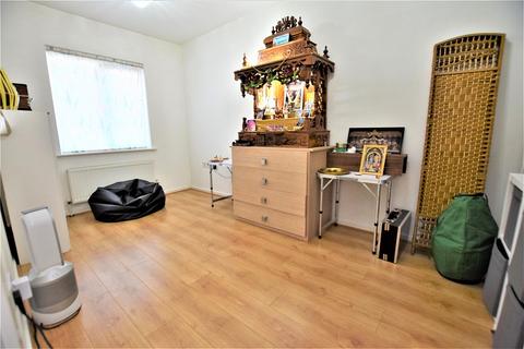 20 Quarles Park Road, Chadwell Heath, Romford, RM6 4DE