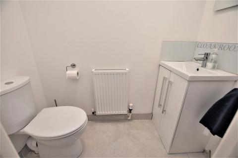 20 Quarles Park Road, Chadwell Heath, Romford, RM6 4DE