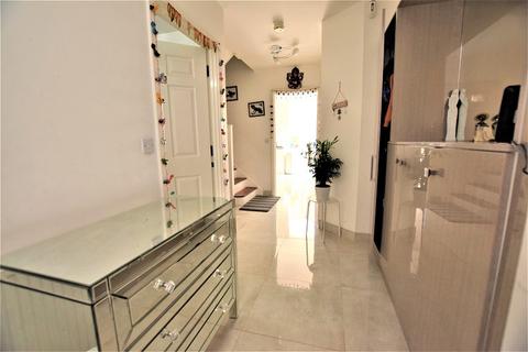 20 Quarles Park Road, Chadwell Heath, Romford, RM6 4DE