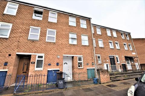 47 Malpas Road, London, E8 1NA
