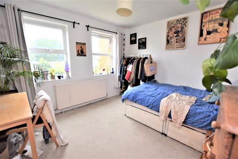 47 Malpas Road, London, E8 1NA