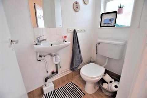 47 Malpas Road, London, E8 1NA