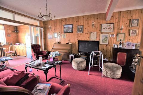 69 Herent Drive, Ilford, IG5 0HF