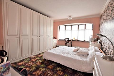 69 Herent Drive, Ilford, IG5 0HF