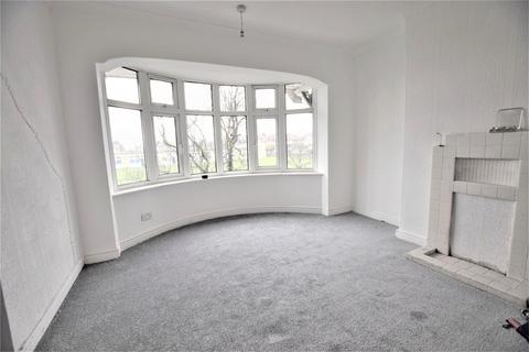 3 bedroom terraced house to rent, Werneth Hall Road, Clayhall. IG5 0DA