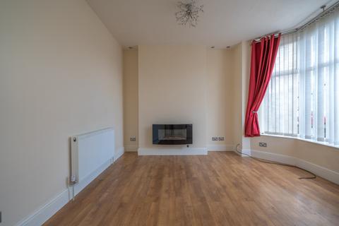 2 bedroom terraced house to rent - Leek Road, Buxton, Derbyshire, SK17
