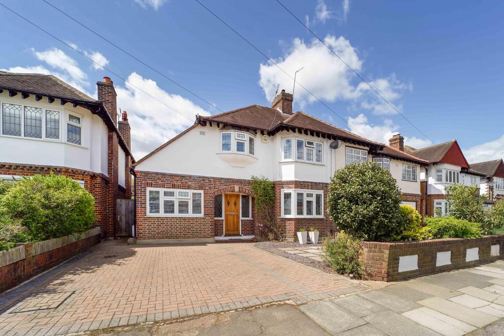 High Drive New Malden KT3 4 Bed Semi detached House 1 200 000 High Drive New Malden KT3 4 Bed Semi detached House 1 200 000