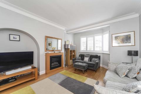 46 High Drive, New Malden, KT3 3UB