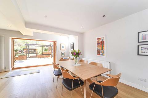 46 High Drive, New Malden, KT3 3UB