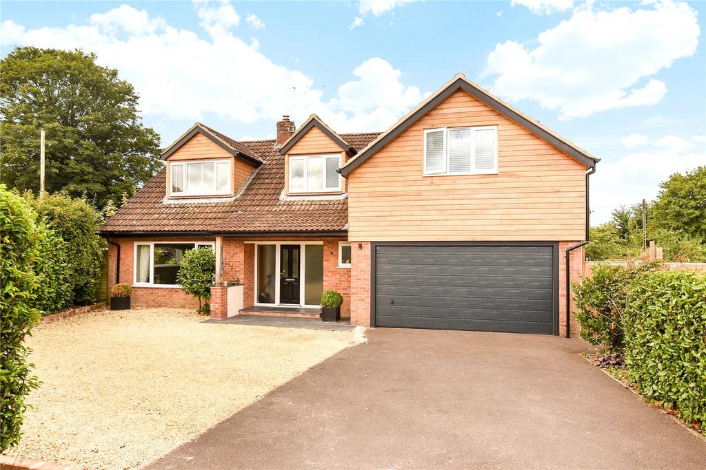 Oakwood Drive, Iwerne Minster... 4 bed detached house £695,000