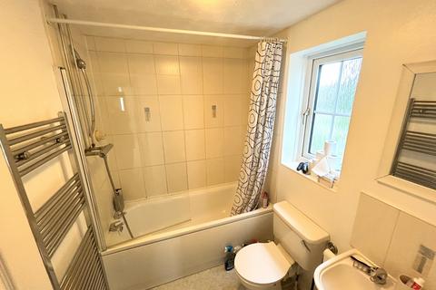 2 bedroom semi-detached house to rent, The Courtyard, Boston, PE21