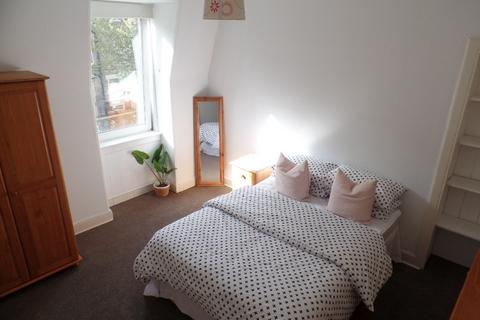 undefined, Westhall Gardens, Bruntsfield, Edinburgh, EH10