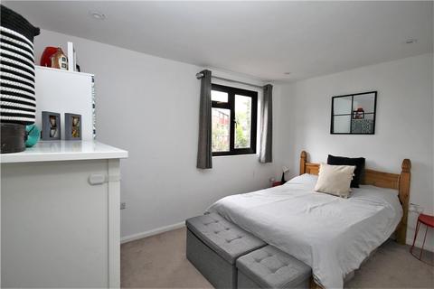 36 Camille Close, London, SE25 4EW
