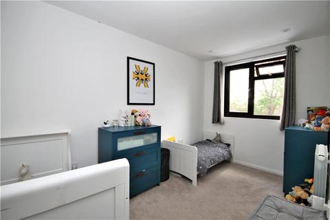 36 Camille Close, London, SE25 4EW