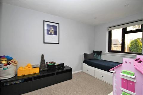 36 Camille Close, London, SE25 4EW