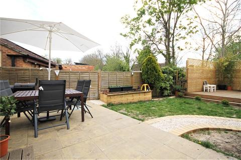 36 Camille Close, London, SE25 4EW