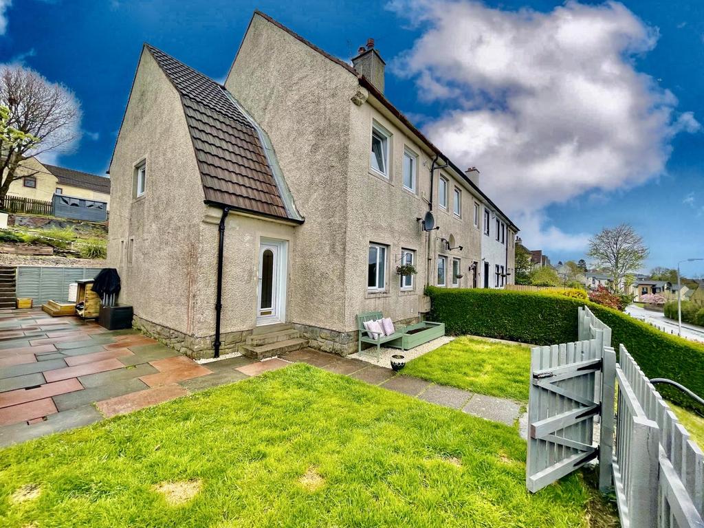 31 Braehead, Lochwinnoch 2 bed end of terrace house £125,000