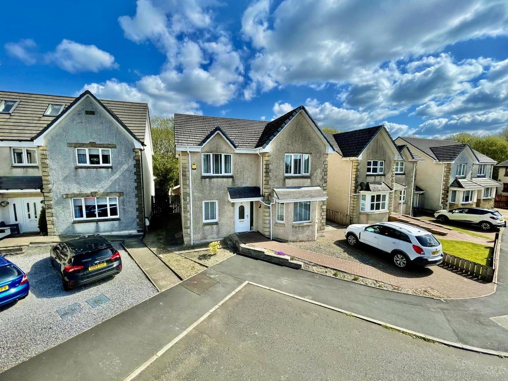 38 Ladeside Gardens, Kilbirnie 5 bed detached villa £175,000