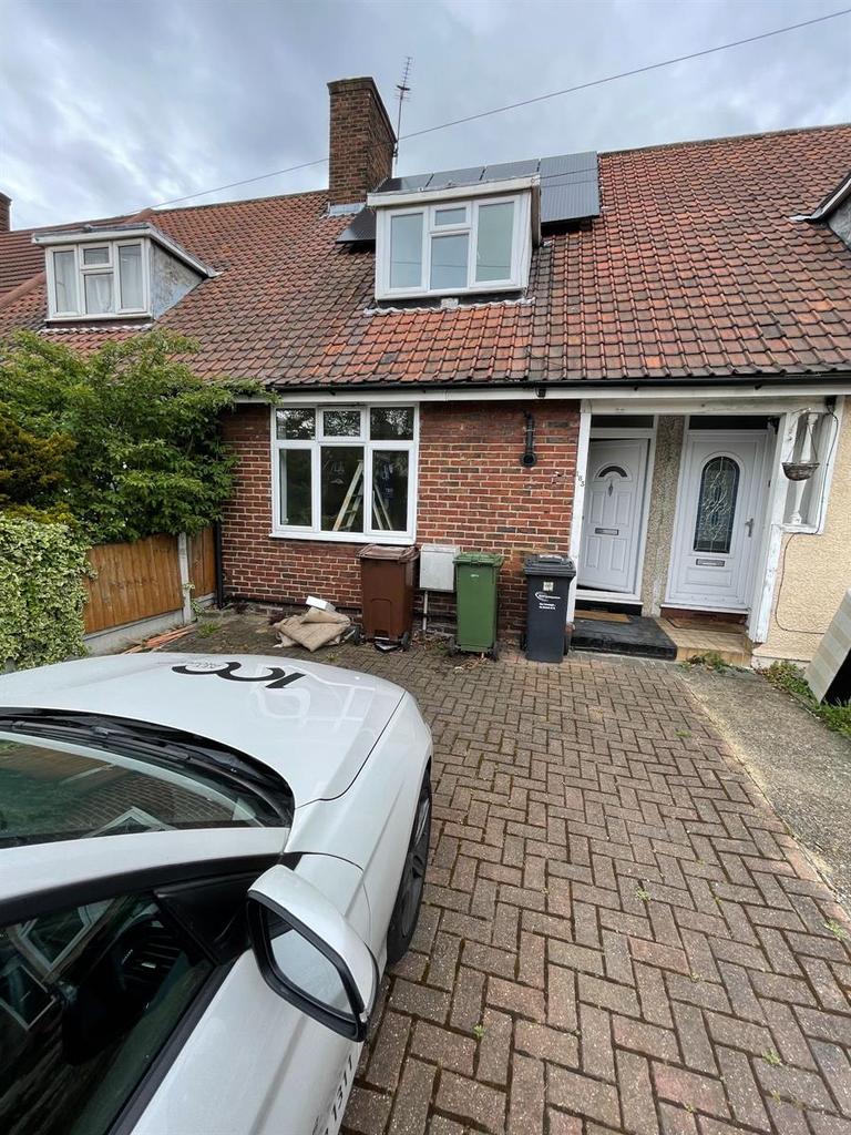 Valence Avenue, Dagenham 2 bed terraced house £1,400 pcm (£323 pw)