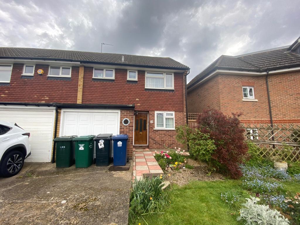 Brookhill Close EN4 2 bed semidetached house £469,995