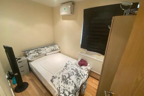 31a Regina Road, London, N4 3PT