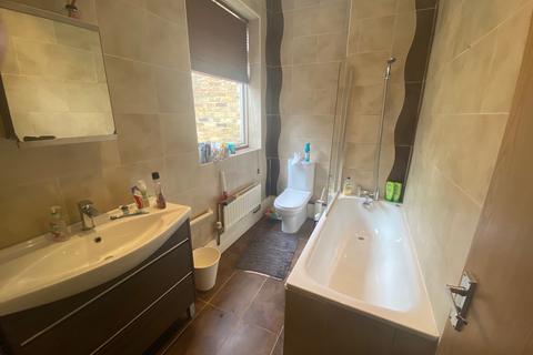 31a Regina Road, London, N4 3PT