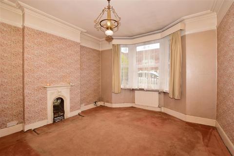 21 Poplar Road, Leatherhead, KT22 8SF