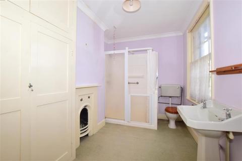 21 Poplar Road, Leatherhead, KT22 8SF