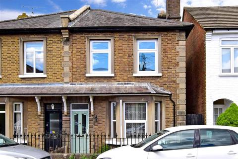 21 Poplar Road, Leatherhead, KT22 8SF