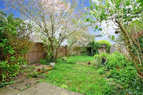 21 Poplar Road, Leatherhead, KT22 8SF