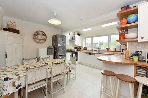 6 Limewood Close, London, W13 8HL